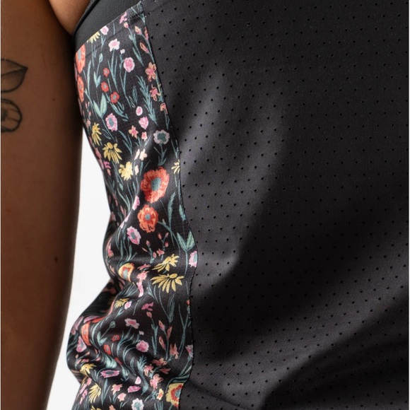 Run Rabbit - Floral Patterned Tank Top - Medium - Picture 7 of 10